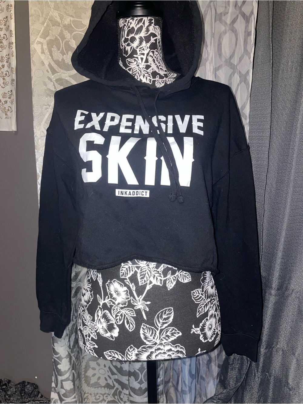 Black INKADDICT expensive skin Graphic Cropped Hoodie size small
